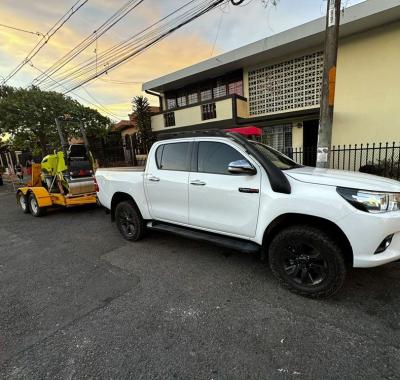 哥斯達黎加客戶訂購奔馬小型壓路機